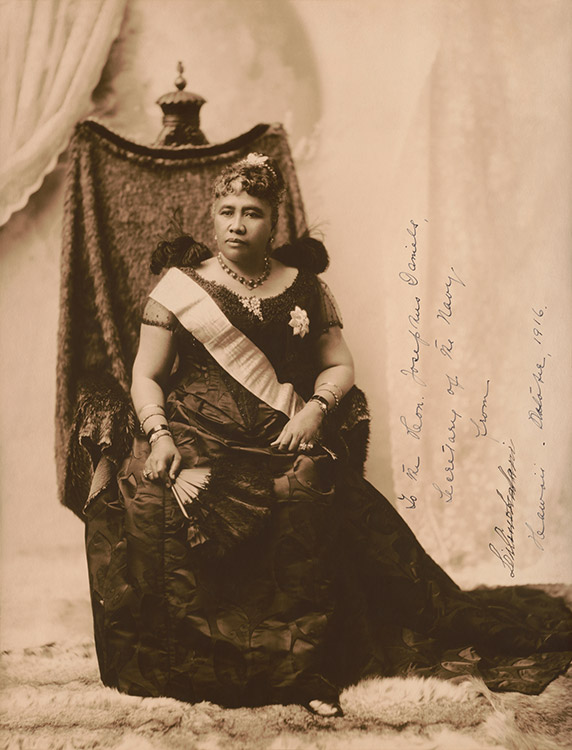 Liliuokalani, Hawaii királynője 1891, United States Library of Congress's Prints and Photographs division, ID ppmsca. 53150.
