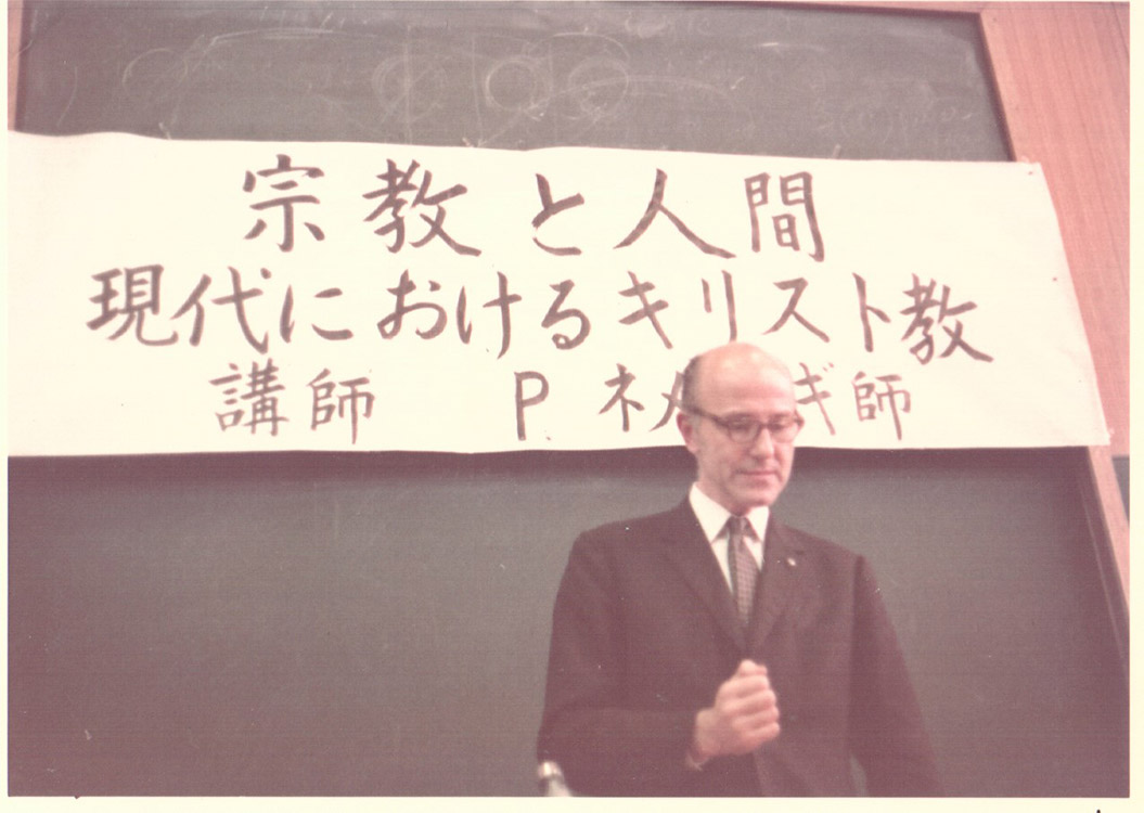 Előadás a nagojai Nanzan Egyetemen (1970)