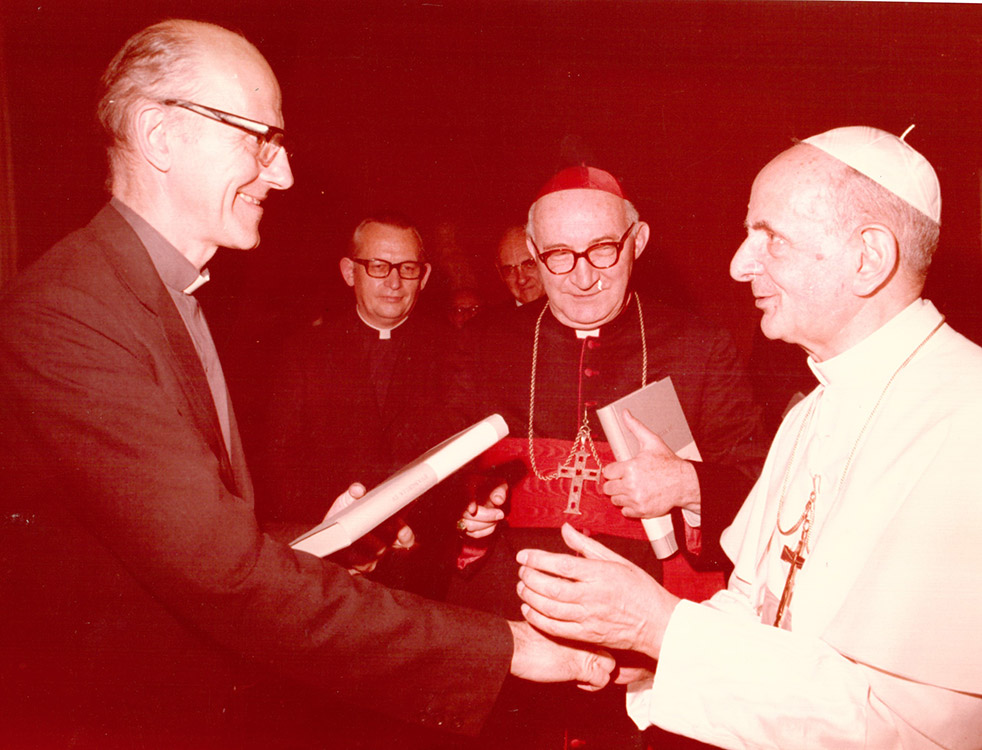 A Nemzetközi Teológiai Bizottság tagjaként VI. Pál pápával (1970)