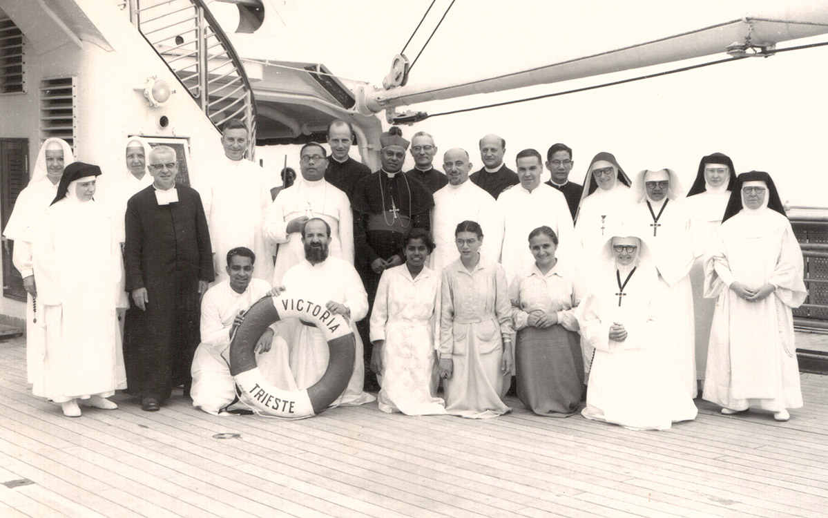 A Vittoria hajó fedélzetén, úton Japán felé (1956)