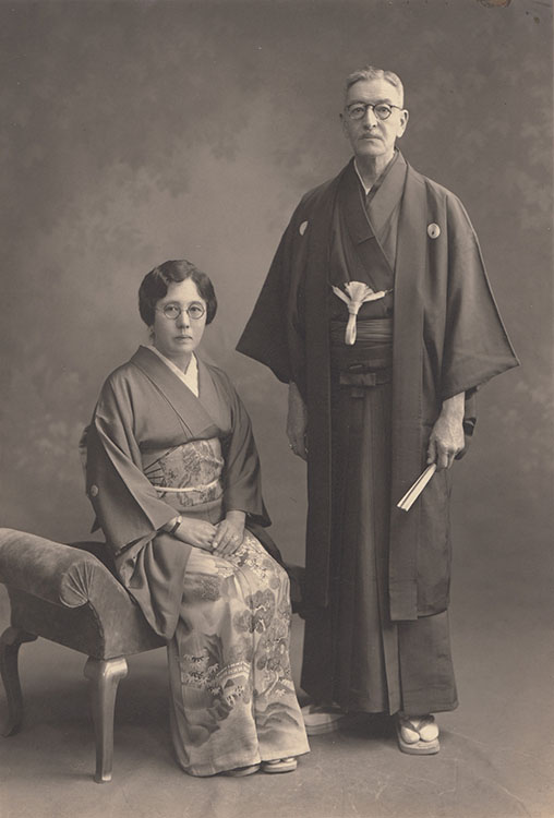 Elked Antal és felesége Mitsu (1937, Jokohama. Családi emlékfotózás)