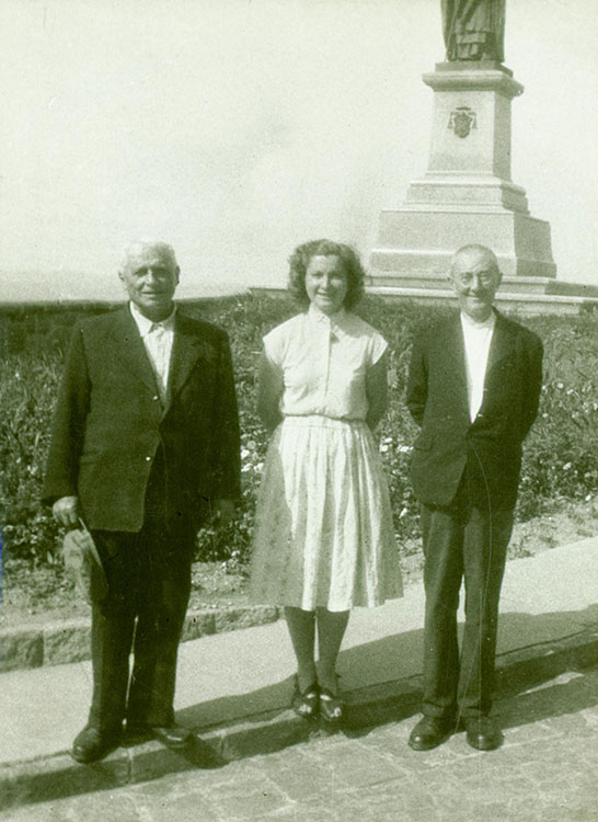P. Szarvas Rudnyanszky Líviával és Rudnyanszky Miklós világi pappal Pannonhalmán 1960-ban