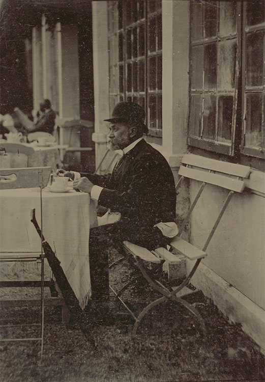 Ismeretlen: Hopp Ferenc, amikor kirándulás közben megpihent egy kávéra. 1896 körül. HFA F2003.1 © Szépművészeti Múzeum