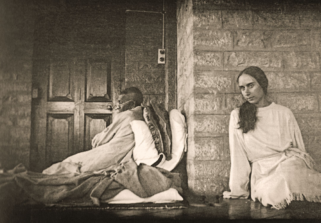 Pihenő Gándhí mellett, Bangalór, 1934