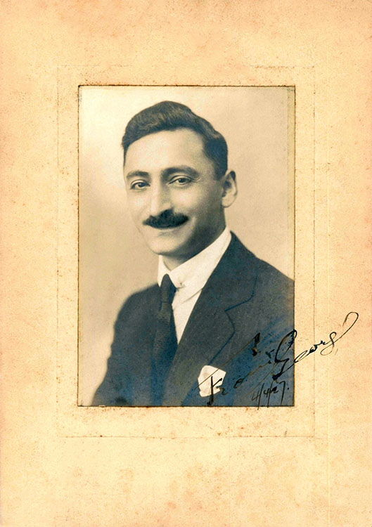 Mr. George Komor 1927-ben