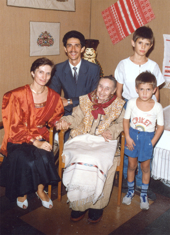 Brunner Erzsebet es a Lázár család, Delhi, 1993
