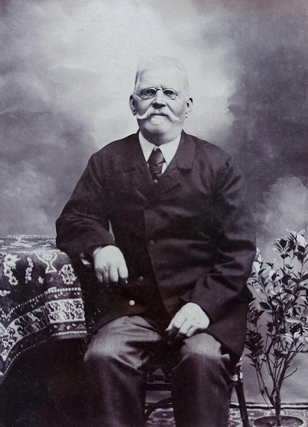 Szentgáli Antal apja, Kellner Mihály (1833 k. – 1911) [bár a fényképre 1910 van írva, de minden bizonnyal 1902. december 12-én készült, Szentgáli édesanyjáéval együtt].