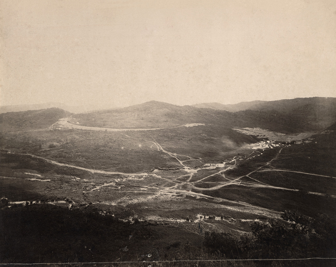 A mandzsuriai vasút Nikolszk-Ninguta szakasza. Gubányi-völgy. Itt lakott Gubányi Károly 18 hónapig. 1900. október. Forrás: MFM_Erd_Gubanyi_5878_20032