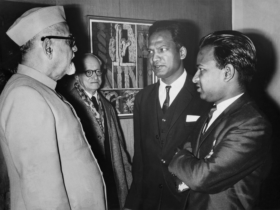 Virendra Pradeep, Zakir Husain és Fábri Károly. Kumar Gallery, Újdelhi, 1957. Forrás: Wikipedia