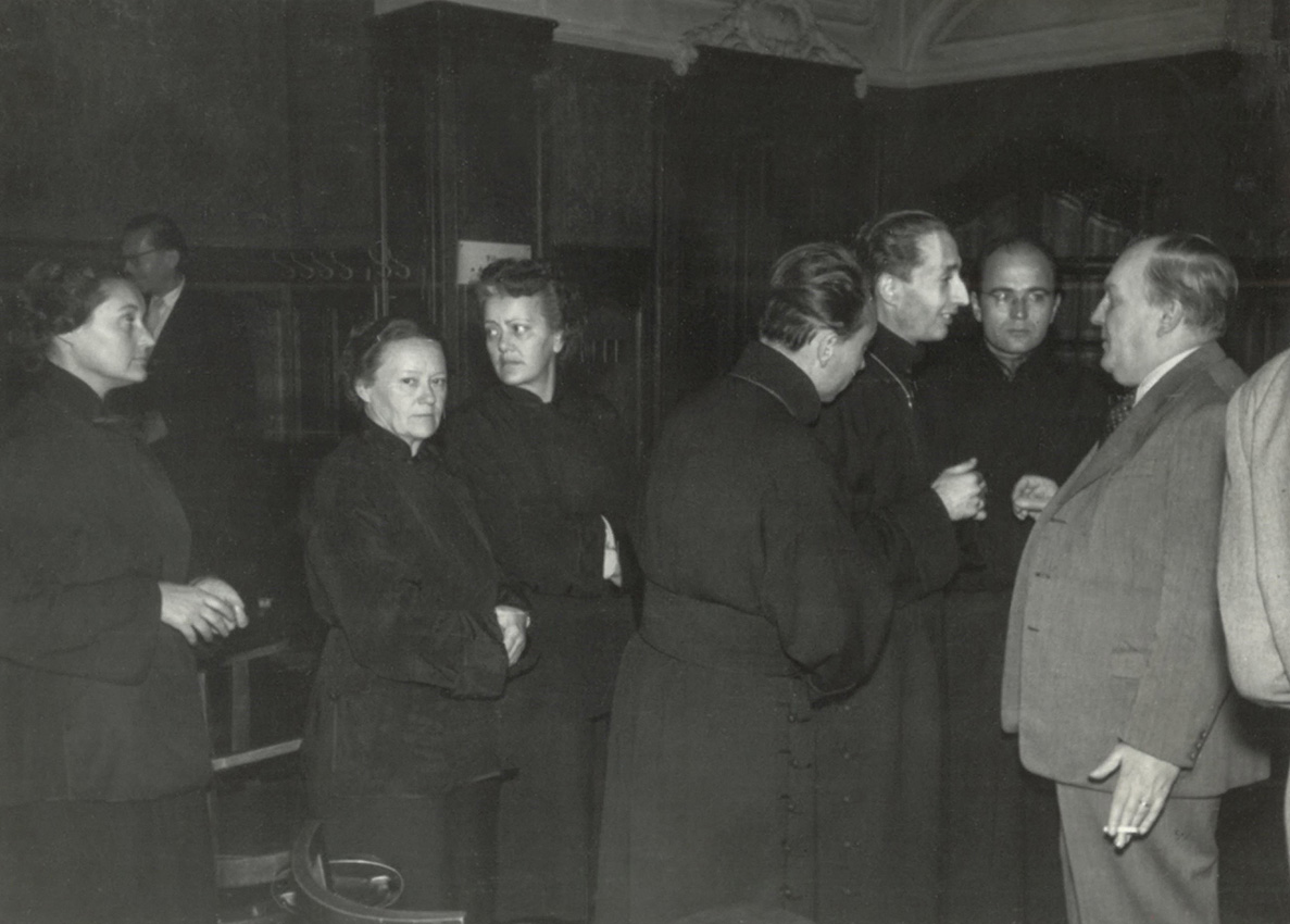 Dr. Ligeti Lajos professzor, a Magyar Tudományos Akadémia alelnöke Ven. Dr. Hetényi Ernő és a magyarországi Sangha társaságában. Forrás: Hetényi-hagyaték, TKBF 2024.